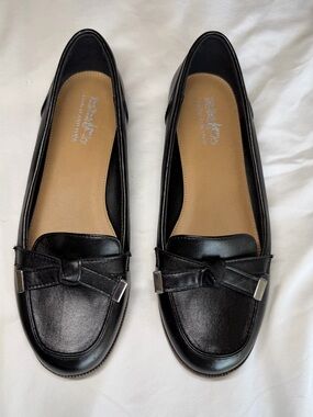 Coach and Four Women's Black Knotted Loafers